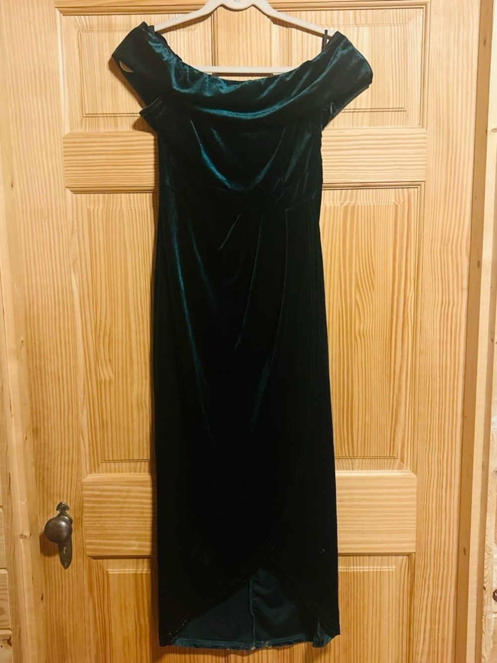 Elegant Dark Green Velvet Maxi Dress - Picture 2 of 2